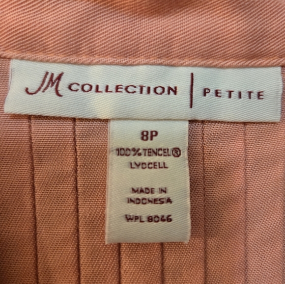 Pretty peach colored, long sleeve button-up blouse. Great condition. - Picture 4 of 7
